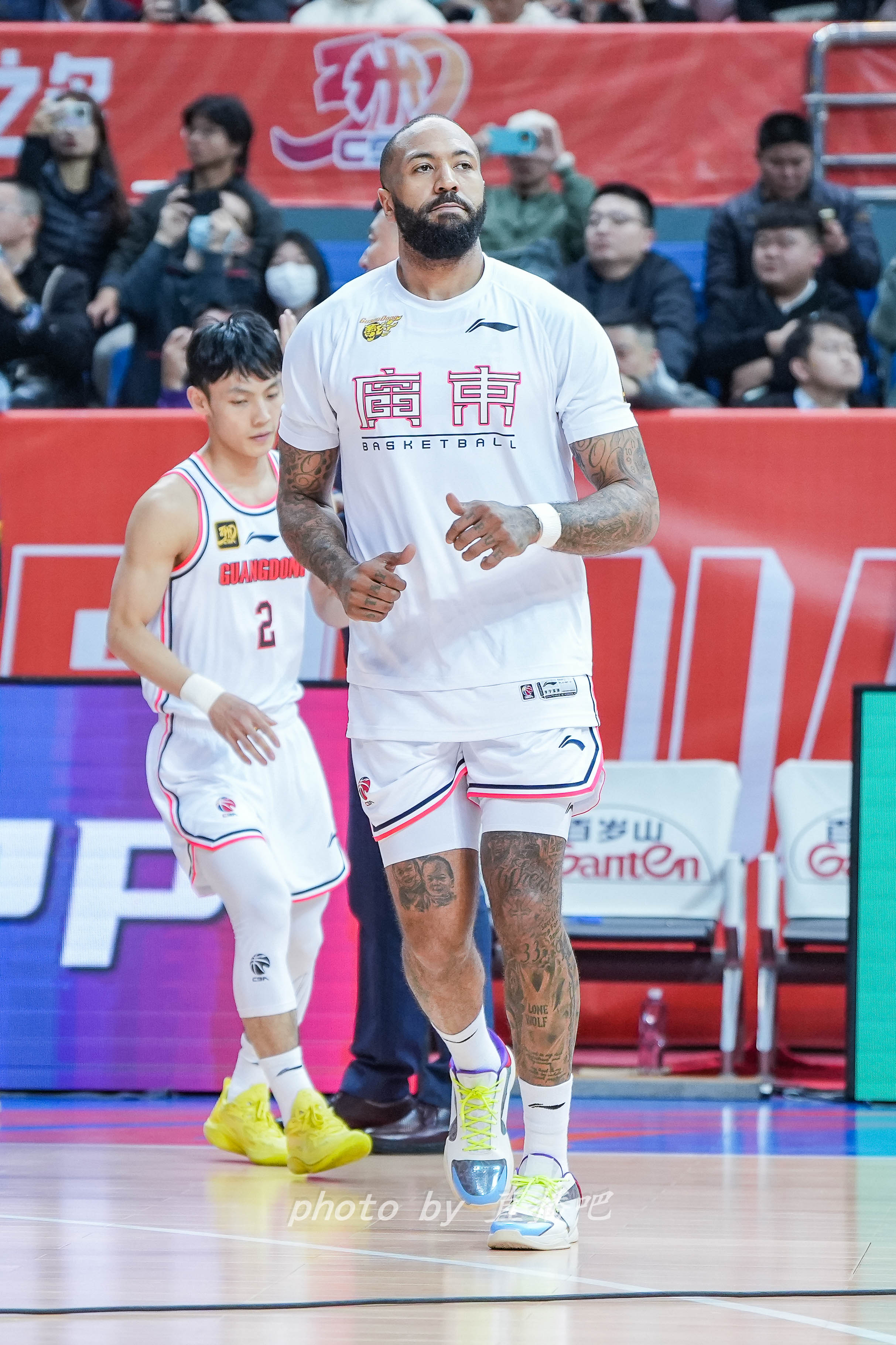  打得不錯(cuò)！36歲吉倫沃特原本的第三外援卻成廣東男籃的真大腿