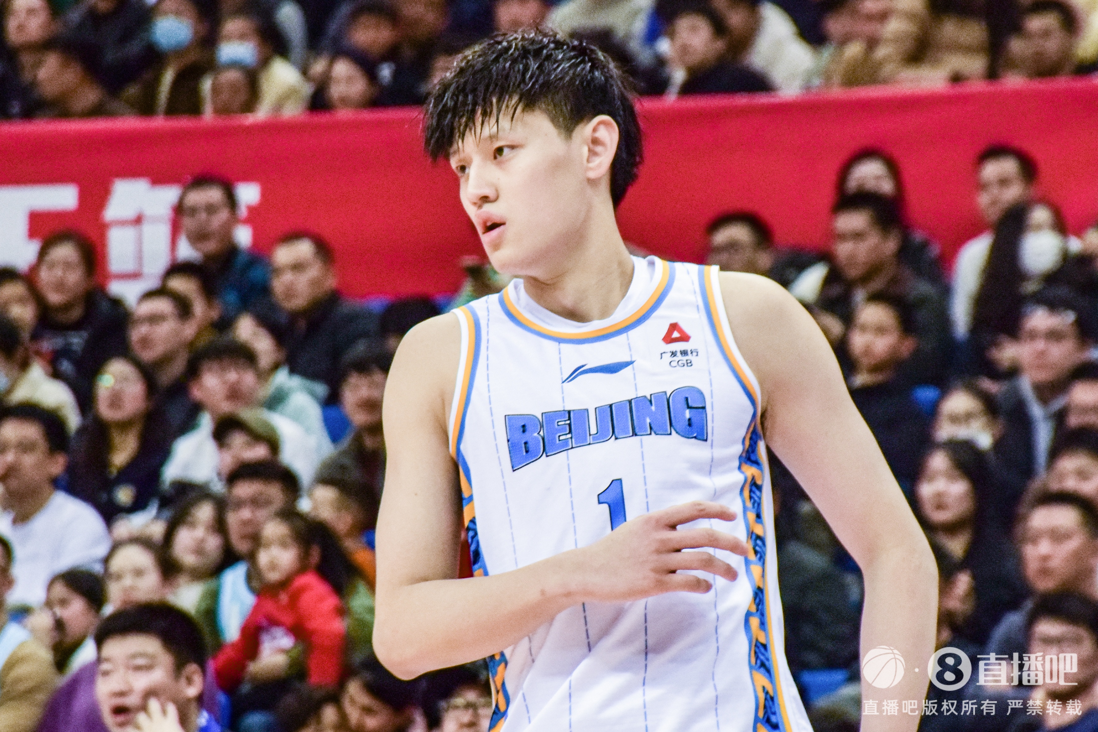  越打越好！曾凡博半場攻防亮眼 7中5貢獻12分2板2助1血帽1壓哨