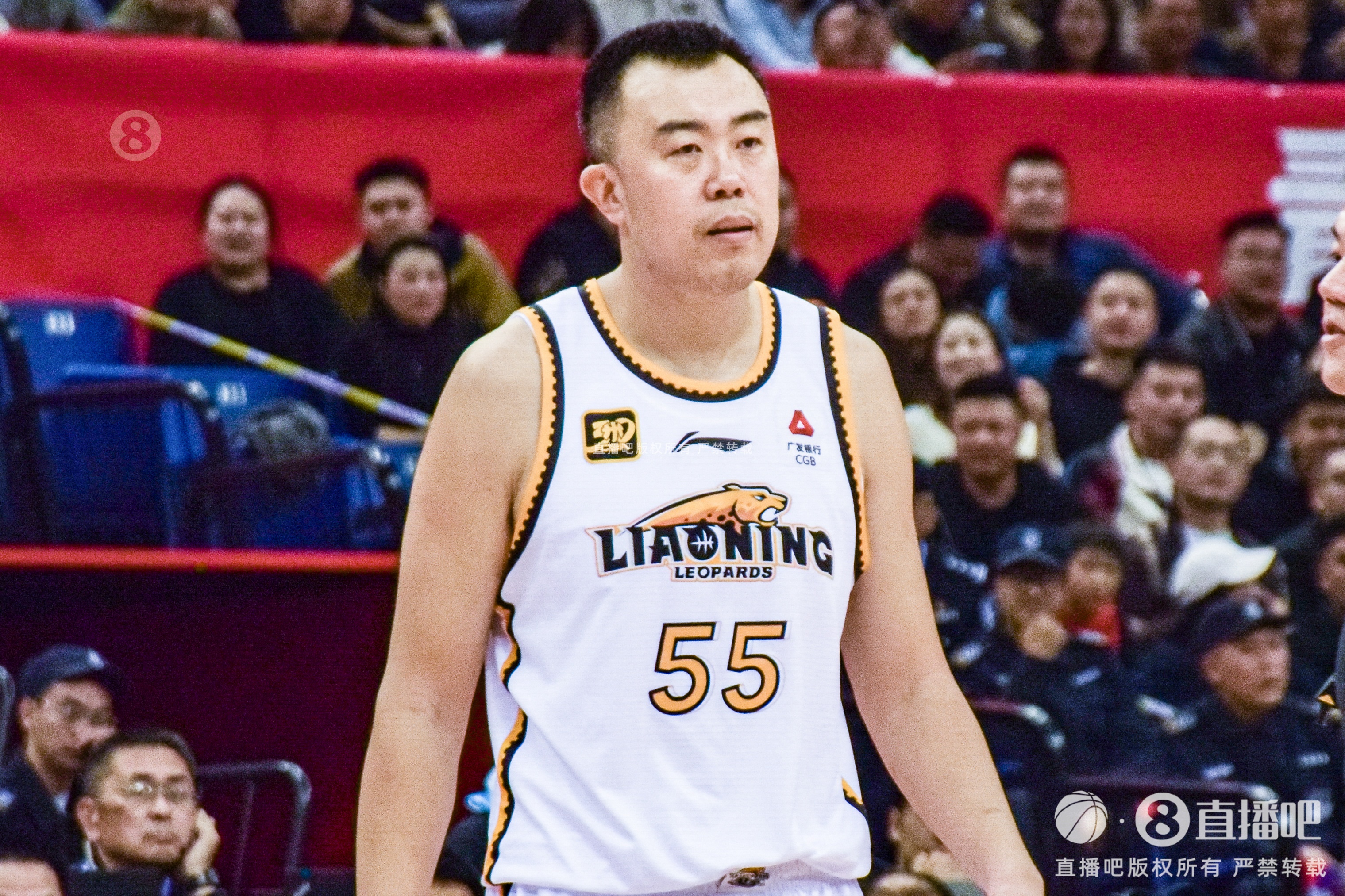  油箱滿滿的！韓德君上半場5投全中得到10分3板2助1斷