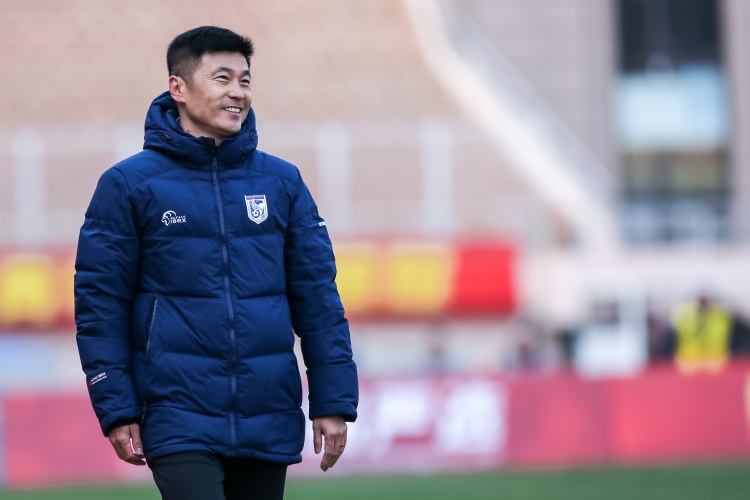  足球報(bào)：大連英博低調(diào)備戰(zhàn)，簽約贊助商為大連足球注入新活力