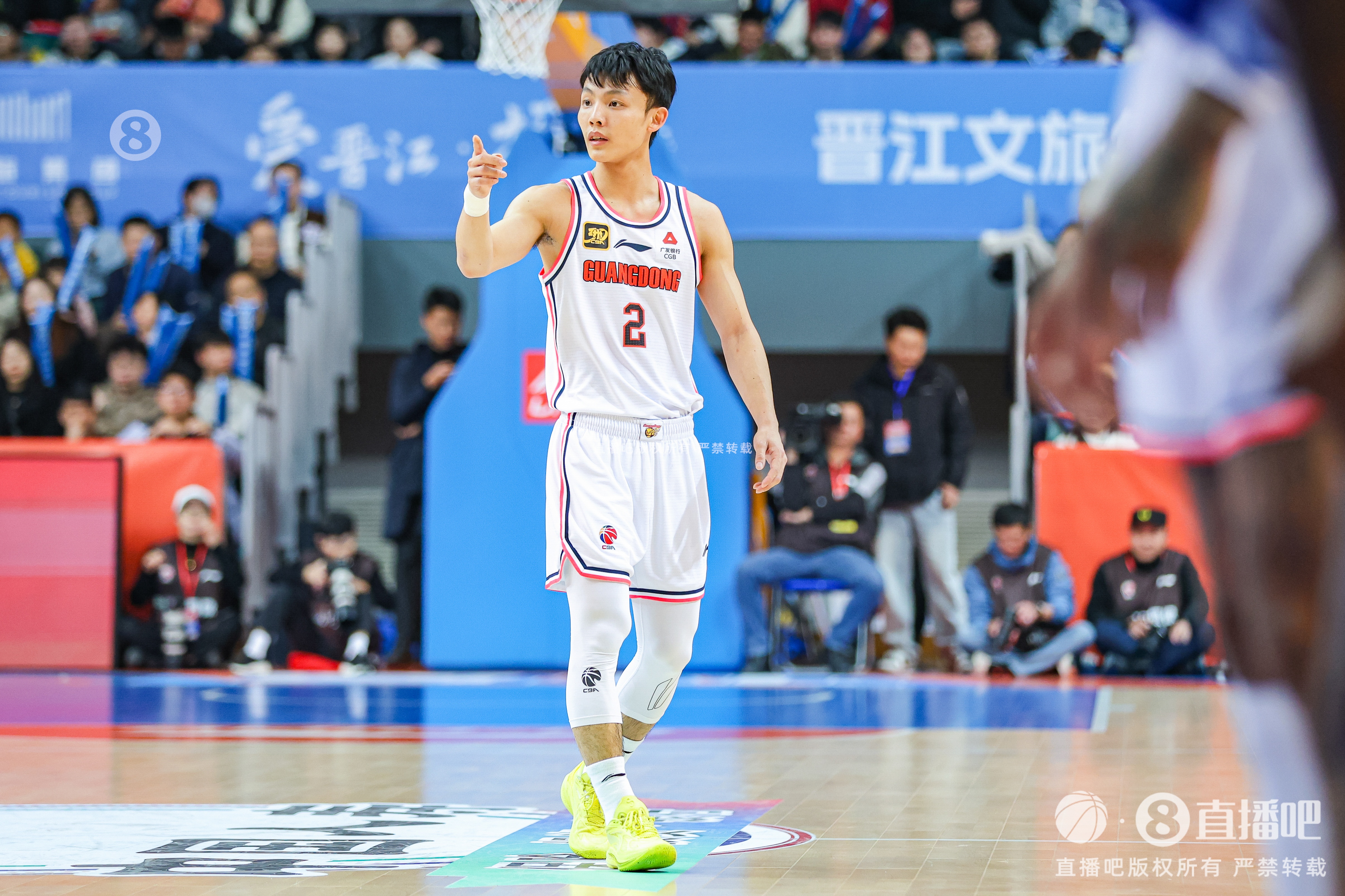  徐杰：身高不是打籃球的唯一標(biāo)準(zhǔn) 努力、勤奮、自律也是天賦