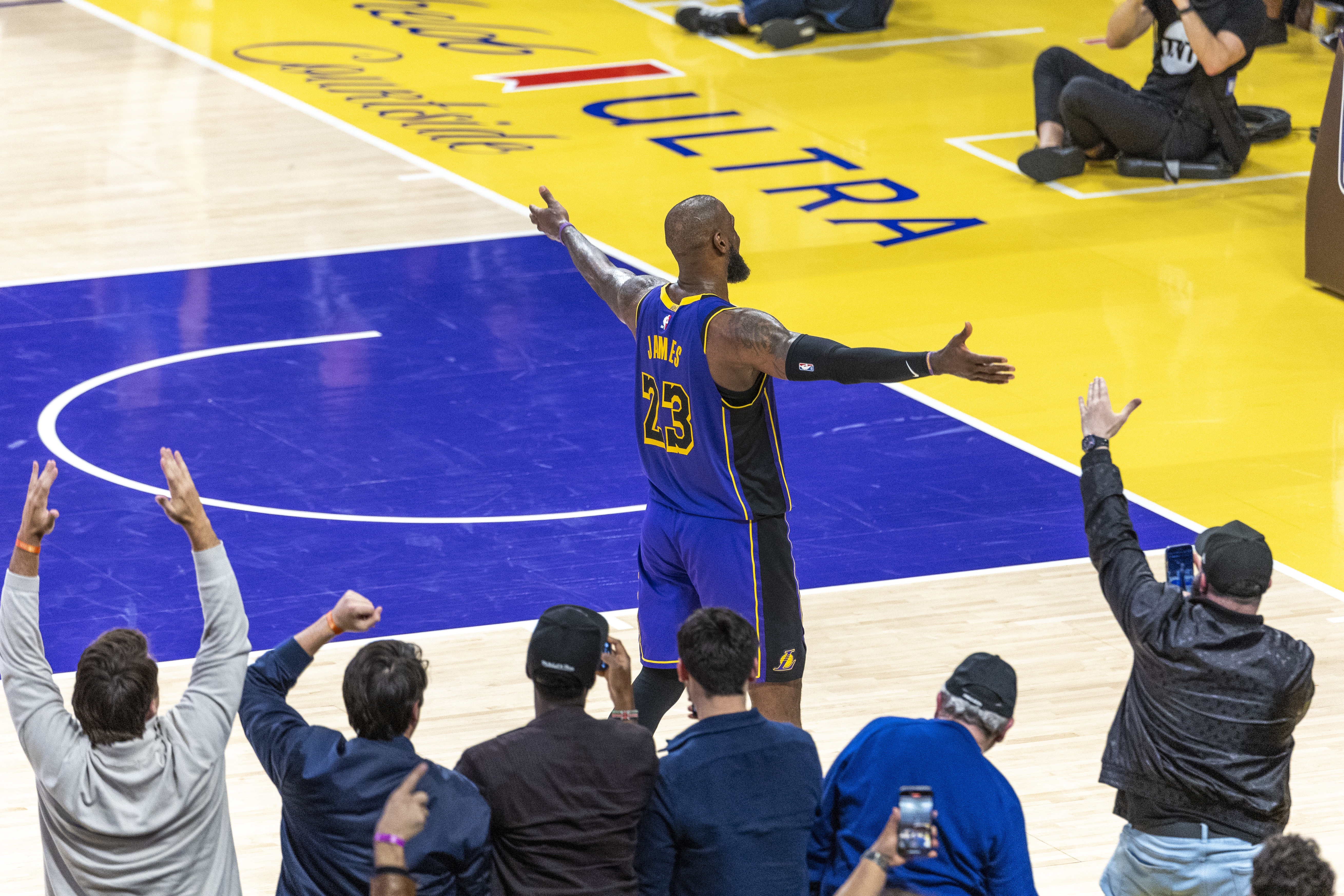  分析NBA目前的輿論環(huán)境：詹姆斯之后 聯(lián)盟門面成了一個(gè)燙手山芋？