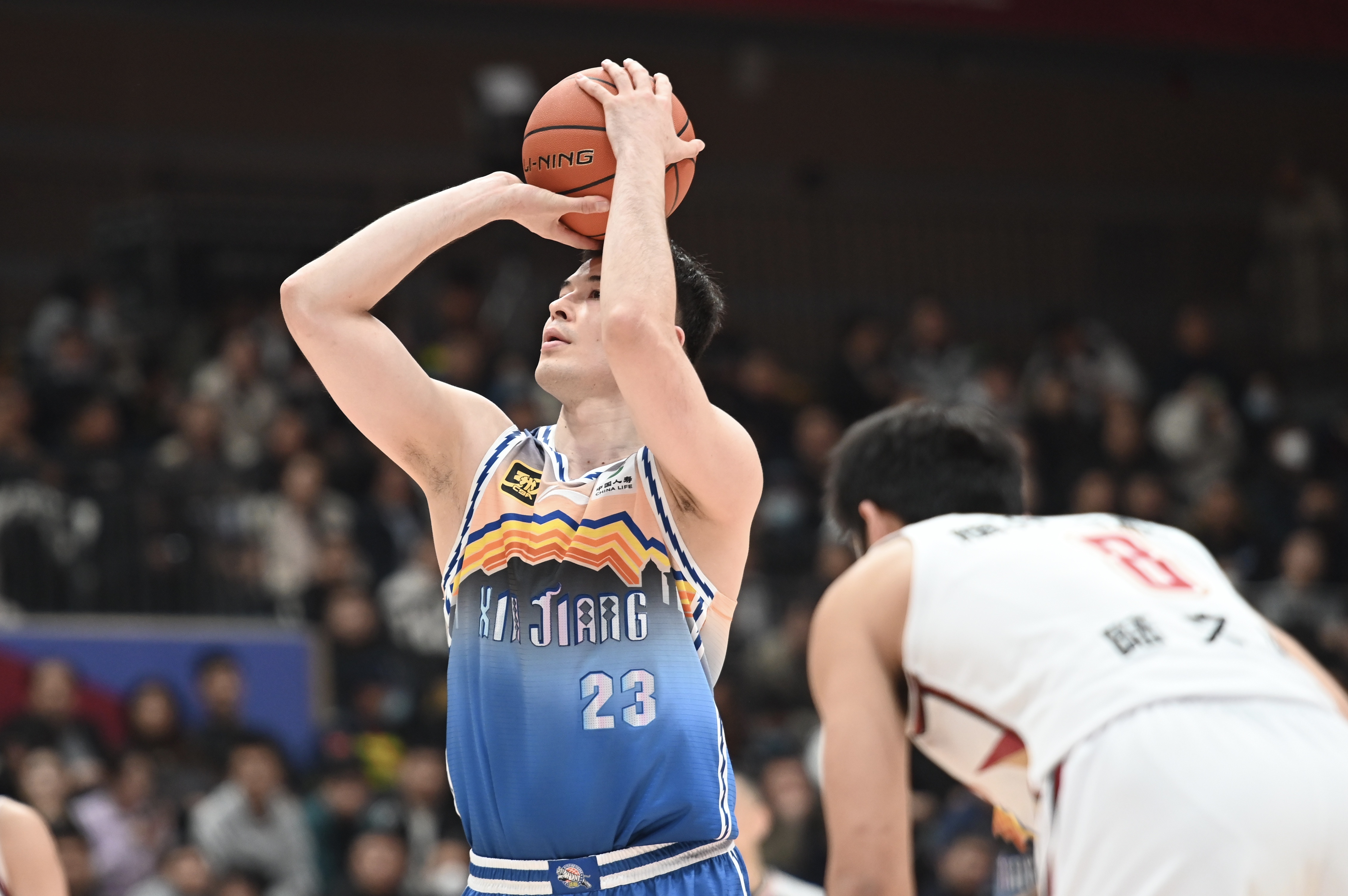  高效表現(xiàn)！阿不都沙拉木10中7拿下17分9板 其中4個前場板